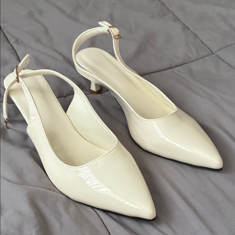 BRAND NEW Women's Pointed Toe Slingback Heels in White